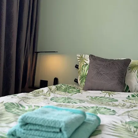 Seasky Smarthome Penthouse For 6 Guests With Private Parking 5 Minutes аway From And Centre شقة