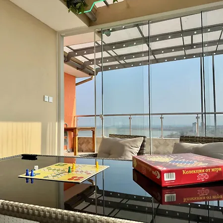 Seasky Smarthome Penthouse For 6 Guests With Private Parking 5 Minutes аway From And Centre شقة بورغاس