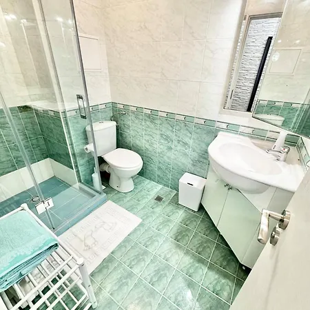 アパート Seasky Smarthome Penthouse For 6 Guests With Private Parking 5 Minutes аway From And Centre ブルガス